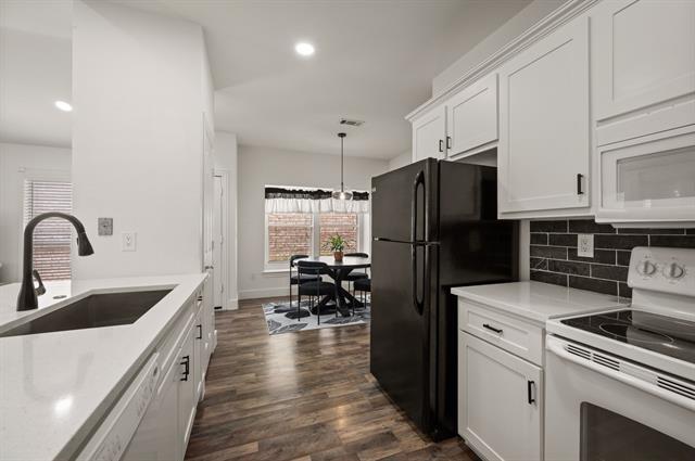 Building Photo - 1919 Maplewood Trail