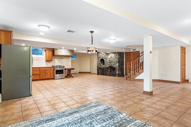 Building Photo - 282 High St