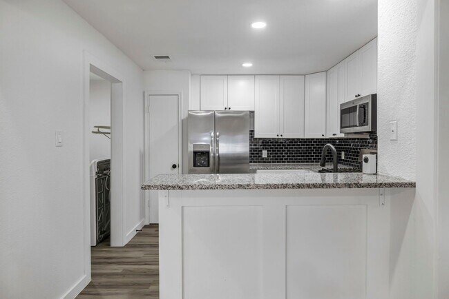 Building Photo - 5903 Kevin Kelly Pl