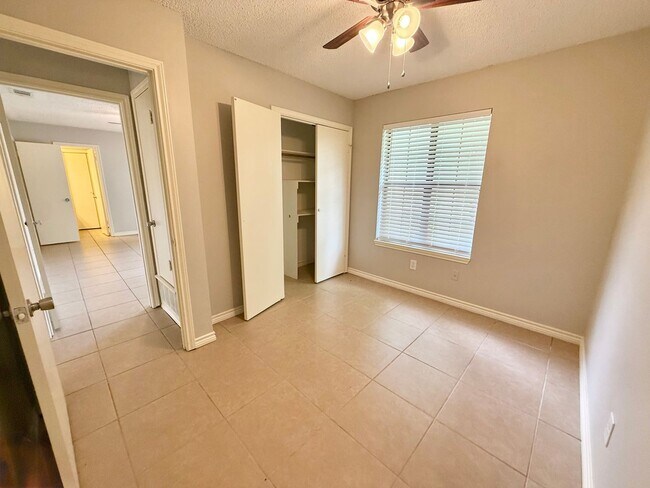 Building Photo - 3-bed/2-bath near Paluxy/Grande!