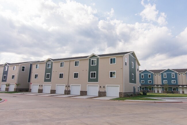 Building Photo - 21155 Gosling Rd