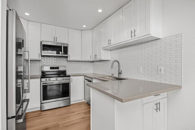 Building Photo - 424 Stratford Ct
