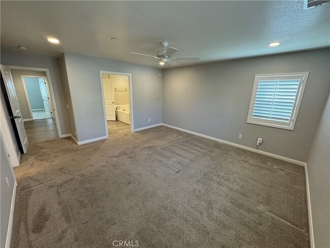 Building Photo - 501 Villa Way