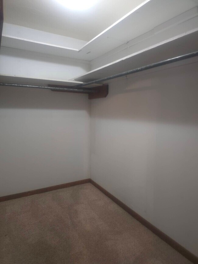 Building Photo - 4701 N Peniel Ave