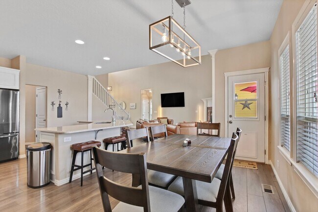Building Photo - Fully Furnished 5 Bedroom Home in Eagle Id...