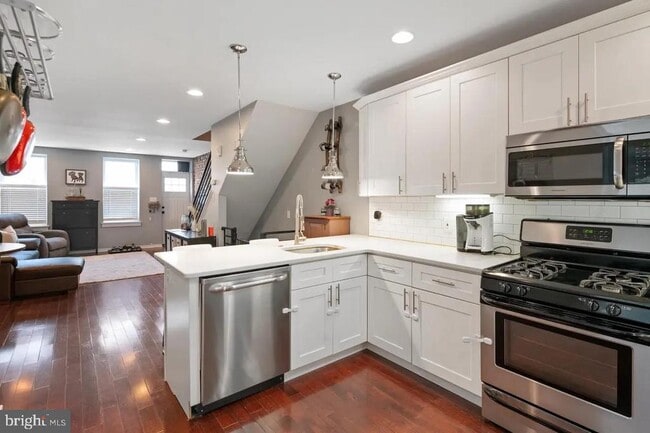 Building Photo - 2016 Oakford St