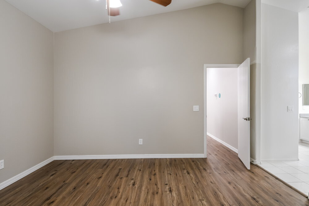 Building Photo - 1750 W Union Hills Dr