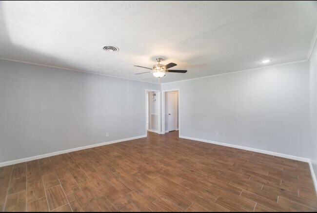 Building Photo - 8503 Braes River Dr