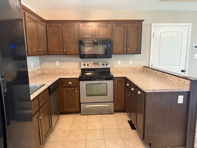 Building Photo - Absolutely Beautiful Home In Trenton Ky