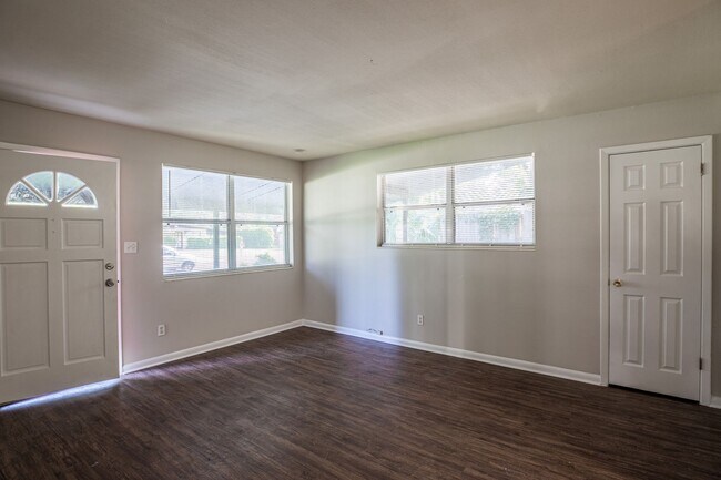 Building Photo - 6722 Frye Ave W