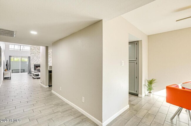 Building Photo - 14236 N 23rd St