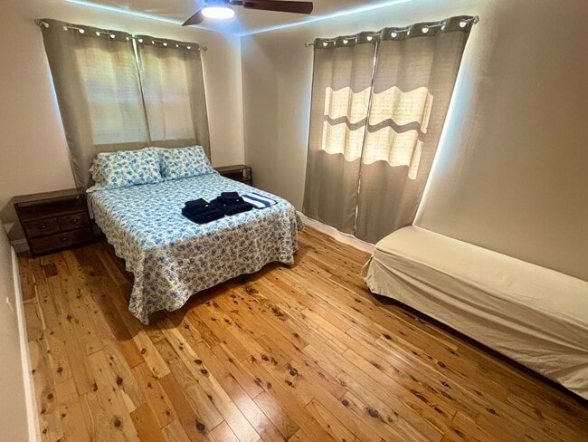 Building Photo - 12235 Mallory Dr