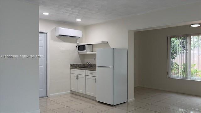 Building Photo - 6215 SW 20th St