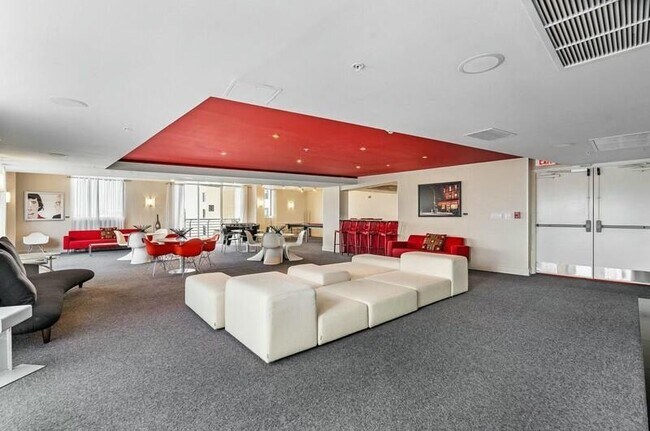 Building Photo - 1551 N Flagler Dr