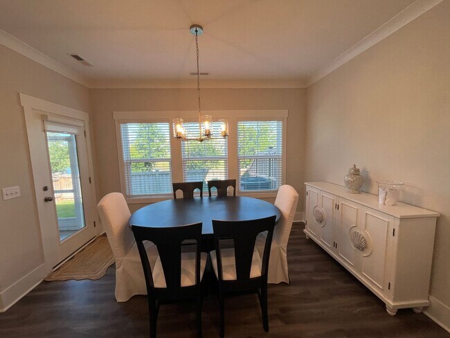 Building Photo - 7404 Springwater Dr