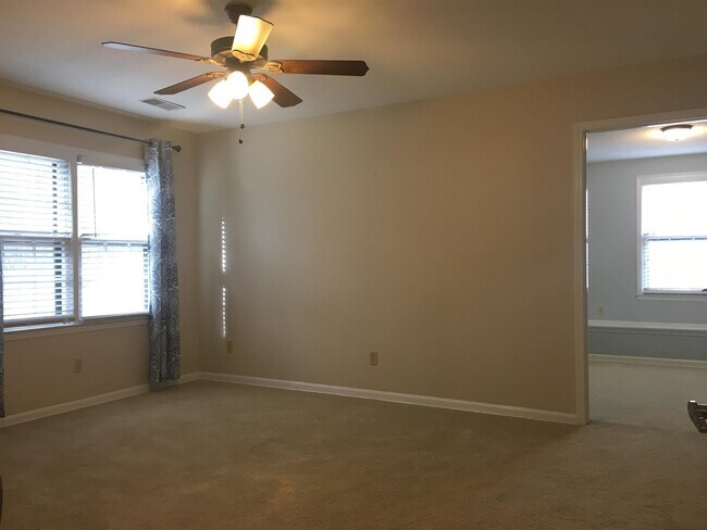 Building Photo - 2159 New Meadow Dr