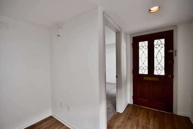Building Photo - 4404 Basswood Ln