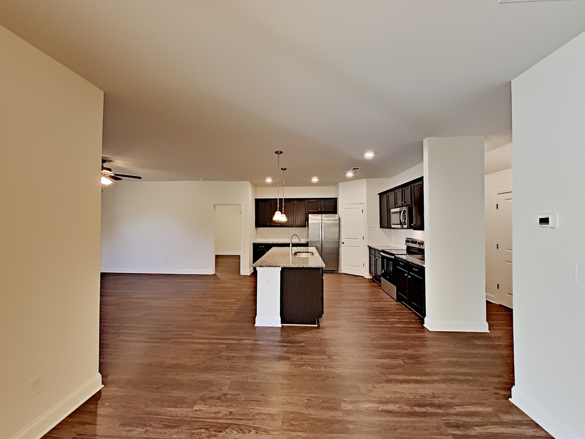 Building Photo - 258 Lake Vista Dr