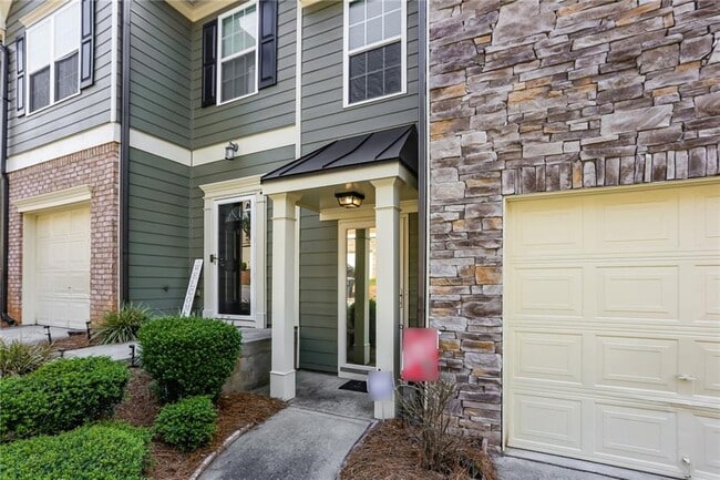 Building Photo - 2860 Ridgeview Dr