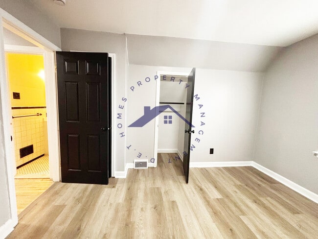 Building Photo - 15100 Whitcomb St