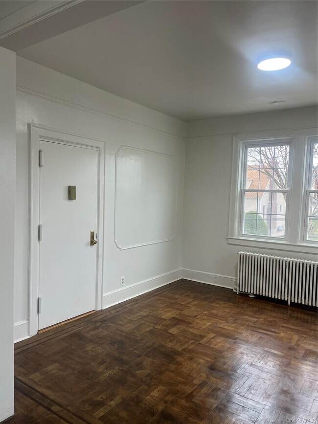 Building Photo - 23 Alida St