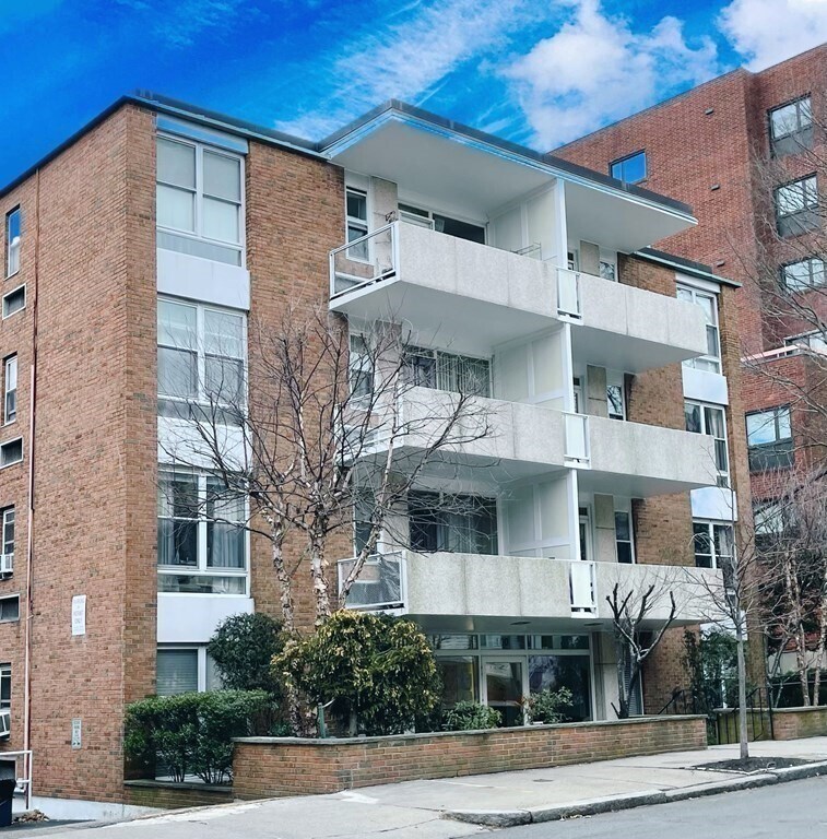 Building Photo - 100 Marion St