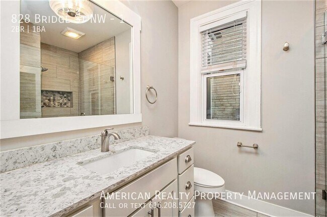 Building Photo - 828 Bridge St NW