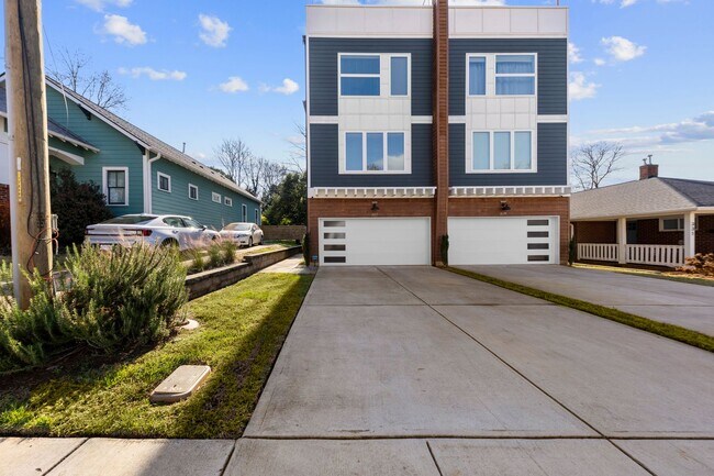 Building Photo - 327 Coxe Ave