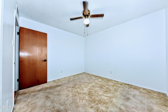 Building Photo - 4909 Winthrop Dr