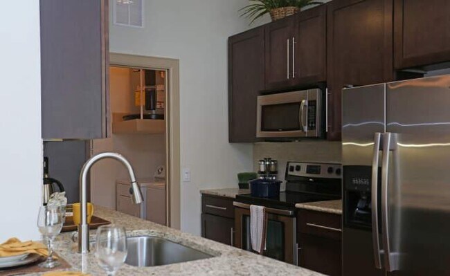 Building Photo - 3 bedroom in Houston TX 77054