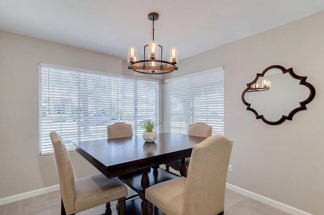 Building Photo - Terrific home in great Gilbert neighborhood!
