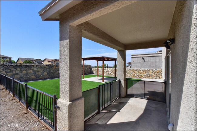 Building Photo - 7528 Wolf Creek Dr