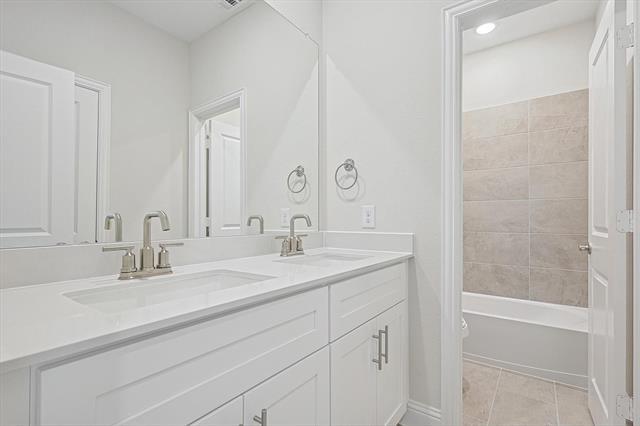 Building Photo - 11458 Chartwell Ct