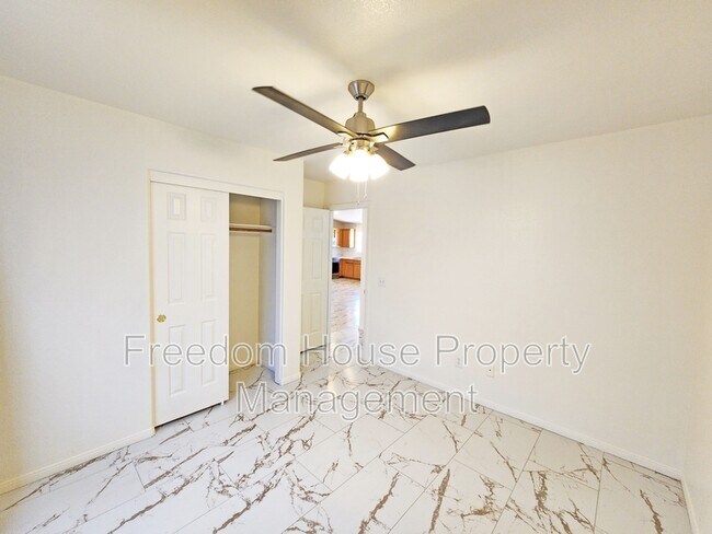Building Photo - 600 San Lorenzo St