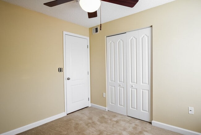 Building Photo - Beautiful 3 Bed 2 Bath WITH BONUS ROOM for...