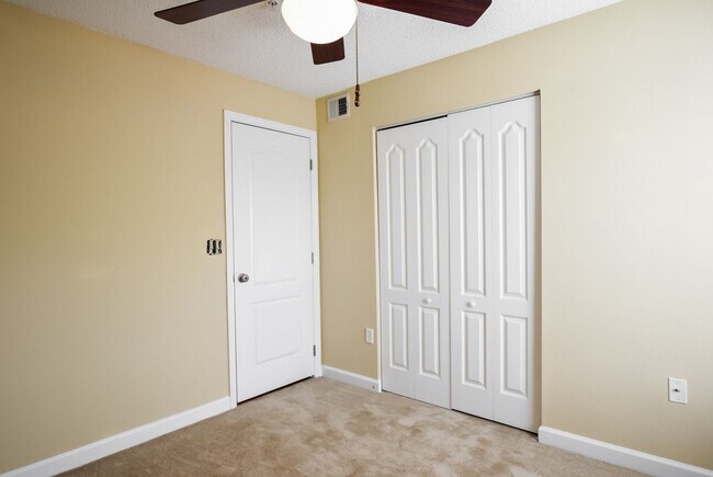 Building Photo - Beautiful 3 Bed 2 Bath WITH BONUS ROOM for Rent in East Orlando!!! SPECIAL PROMOTION!!