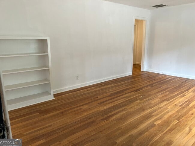 Building Photo - 1215 Westview Dr SW