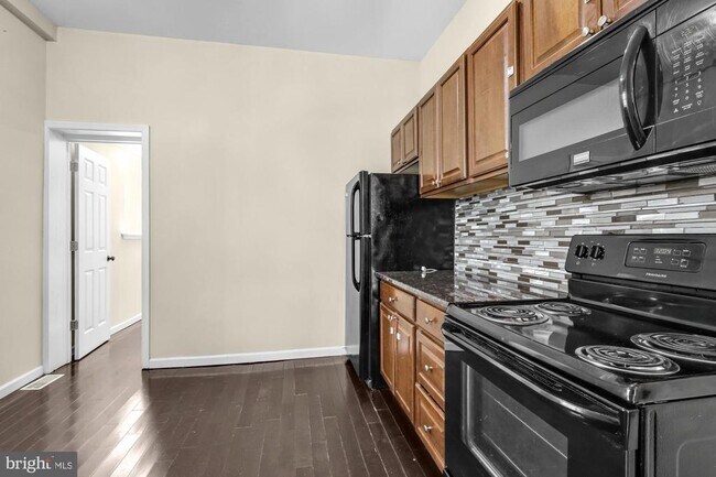 Building Photo - 1536 S 19th St