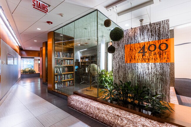 Building Photo - 400 E Randolph St