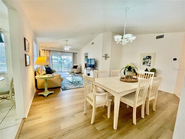 Building Photo - 5800 Sabal Trace Dr