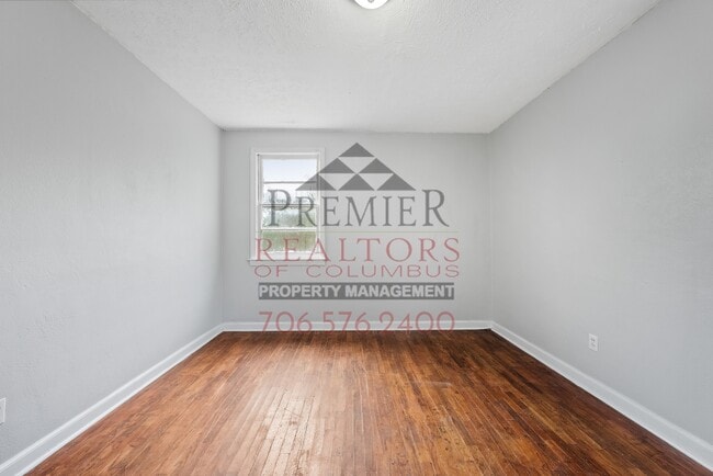 Building Photo - 3322 10th St