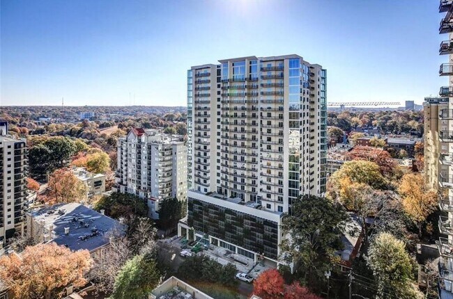 Building Photo - Spacious Midtown Condo with 2 Bedrooms, 2 Balconies & Internet Included!