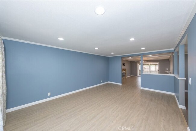 Building Photo - 4661 Woodhaven Dr