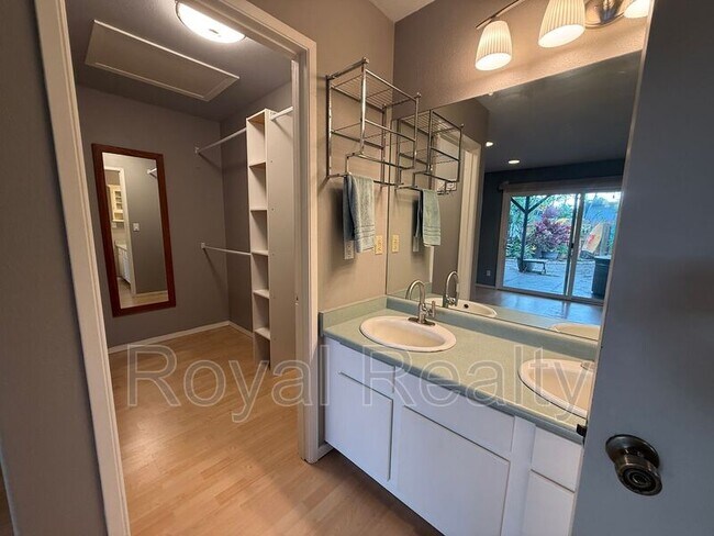 Building Photo - 128 Hoopili Akau St