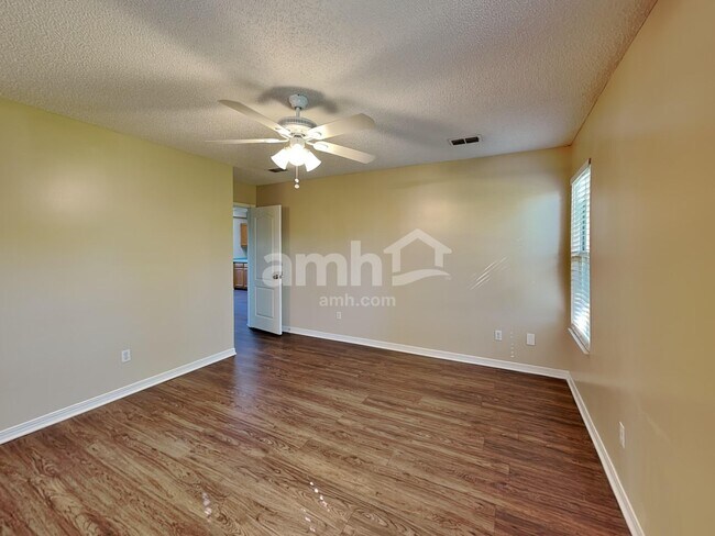 Building Photo - 1915 Breckenridge Blvd