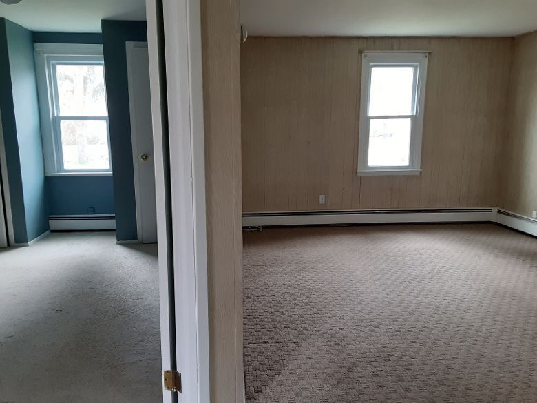 living room - 15 Ingersoll St