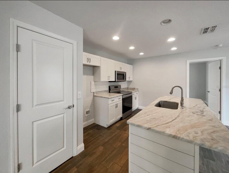 Building Photo - 203 Clayton Rd