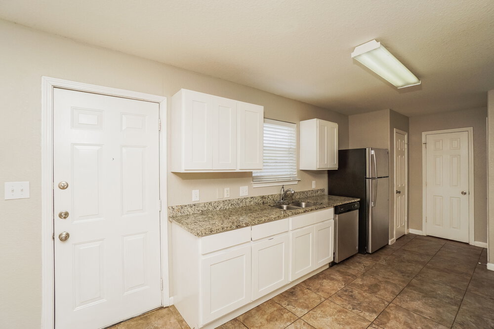 Building Photo - 5726 Sandy Canyon