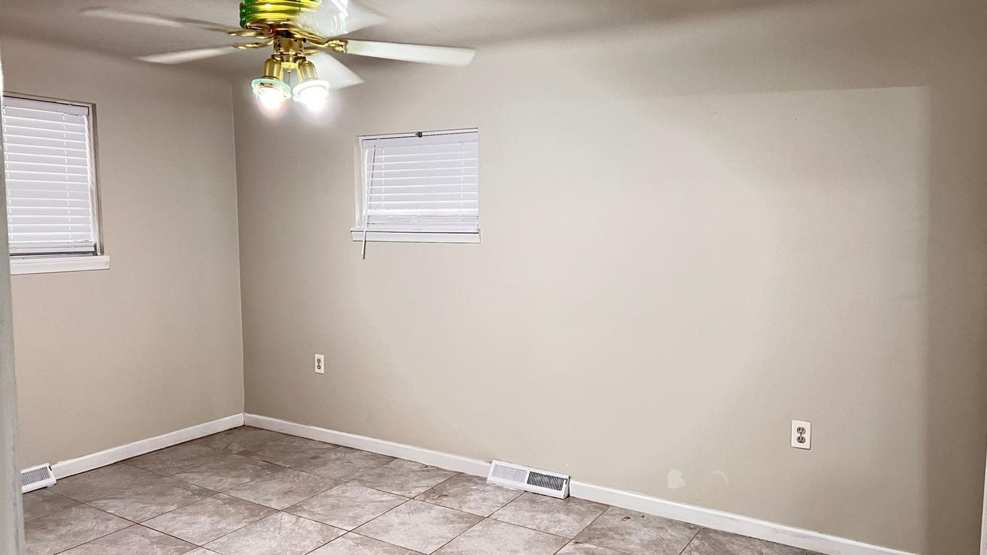 Building Photo - 25323 Orchard Lake Rd