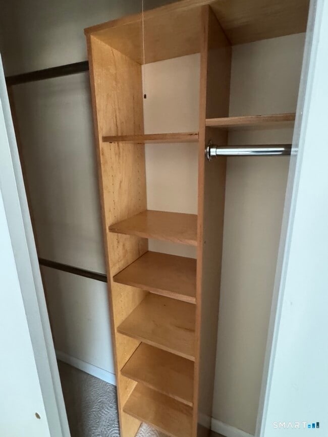 Building Photo - 7 Clearwater Ln